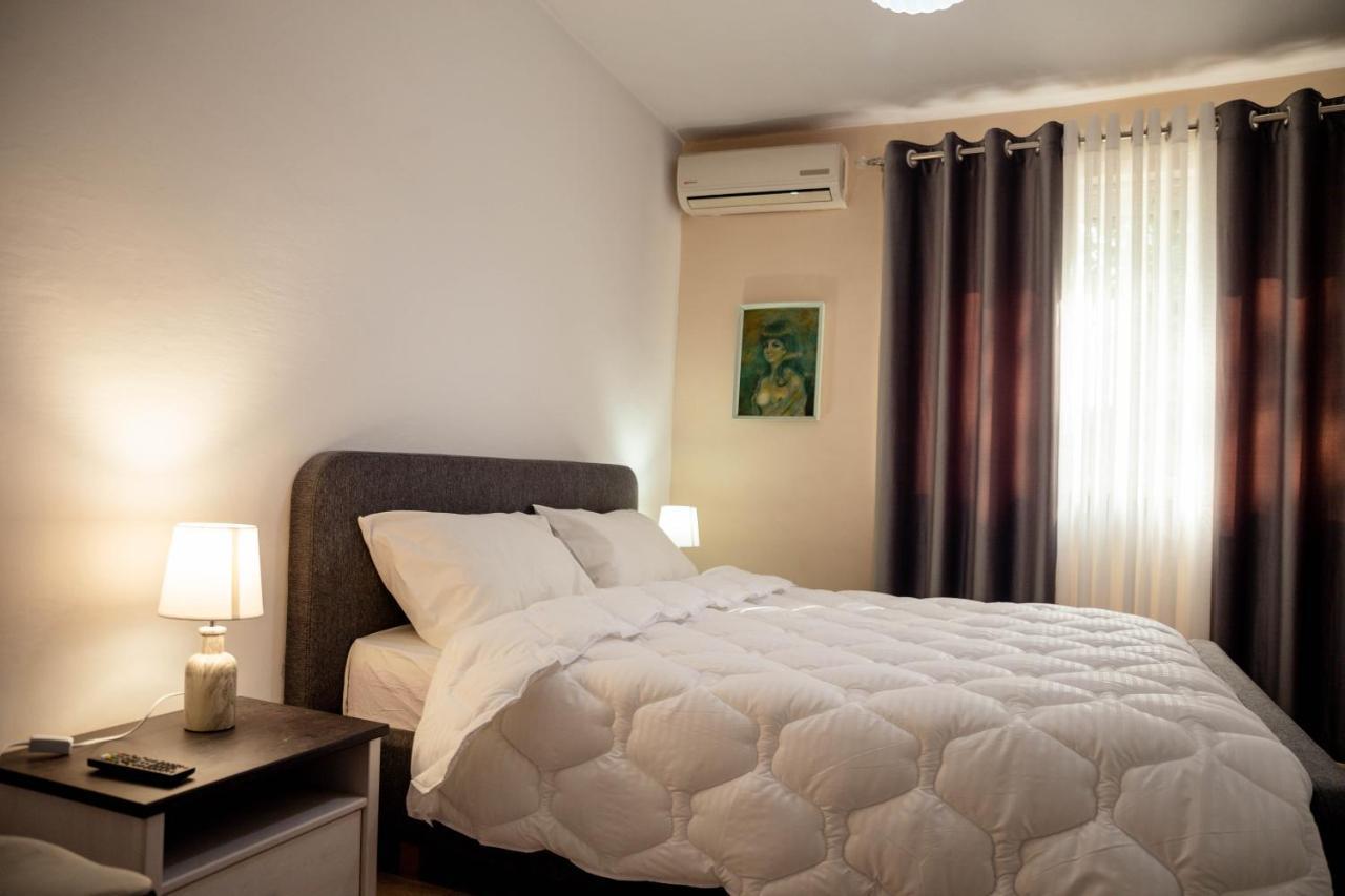 Xhelo'S Rooms Tirana Exterior foto